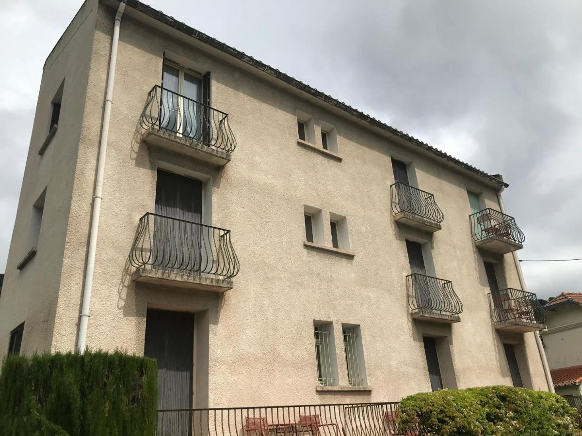 Hotel Hébergements à La Rive, Accueil Ouvert Tous Les Jours Jusqu'à 20h00 Dernier Délai, Depuis 29 Ans ! Réserver Ici Svp ! Merci ! Aucun Règlement à Distance Accepté, Paiement Par Cb, Espèces, Chèque Ou Chèques-vacances Impérativement à La Remise Des Clef *