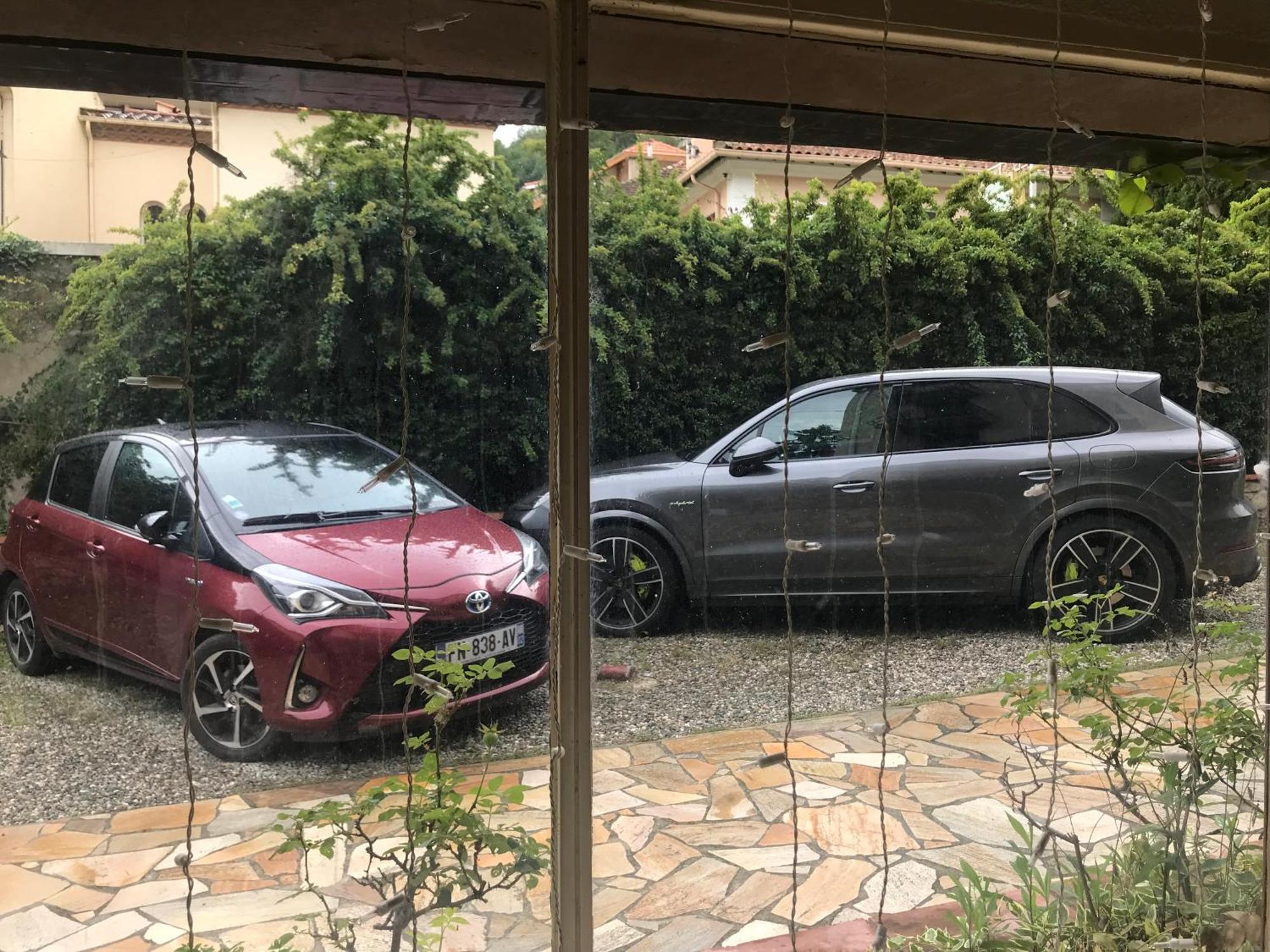Hotel Hébergements à La Rive, Accueil Ouvert Tous Les Jours Jusqu'à 20h00 Dernier Délai, Depuis 29 Ans ! Réserver Ici Svp ! Merci ! Aucun Règlement à Distance Accepté, Paiement Par Cb, Espèces, Chèque Ou Chèques-vacances Impérativement à La Remise Des Clef
